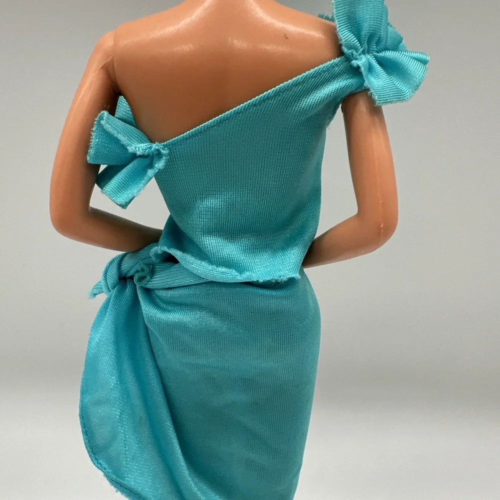 Vintage Barbie Fashion Fun #2086 Turquoise One Shoulder Dress Heels Mattel 1985